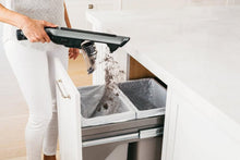 Load image into Gallery viewer, Shark WV361UK Cordless Vacuum Cleaner - Run Time 16 Mintues