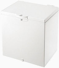 Load image into Gallery viewer, Indesit OS2A200H21 200Litre Chest Freezer.
