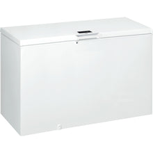 Load image into Gallery viewer, Hotpoint CS2A400HFMFA1141cm FrostAway Chest Freezer in White, 390 Litre