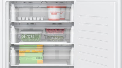 Series 4, Built-in freezer, 82 x 59.8 cm, flat hinge GUN21VFE0G
