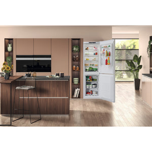 Hotpoint freestanding fridge freezer: frost free - H7X83AW2