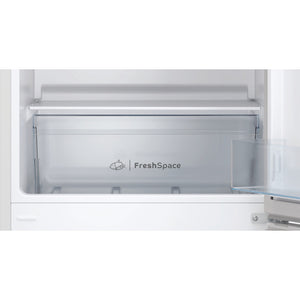 Freestanding fridge freezer - IB55 532 W UK