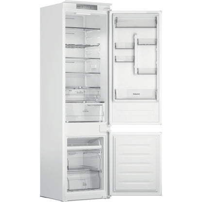 Hotpoint built in fridge freezer 70/30 - HTC20T322