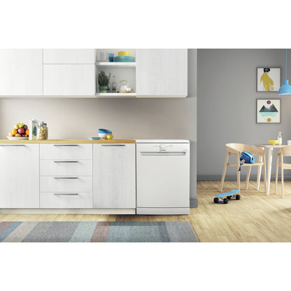 Indesit  D2FHK26UK Dishwasher: full size, white