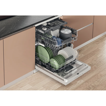 Hotpoint HD7FHP33 dishwasher: full size, white