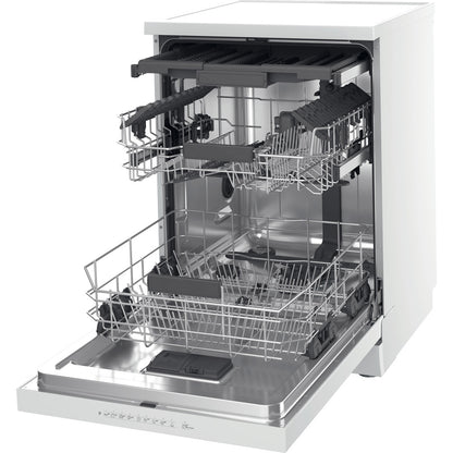 Hotpoint HD7FHP33 dishwasher: full size, white