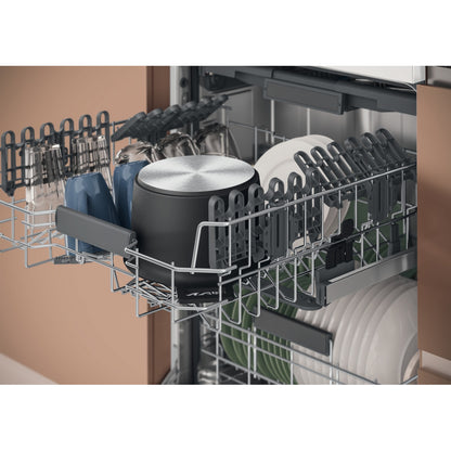 Hotpoint HD7FHP33 dishwasher: full size, white
