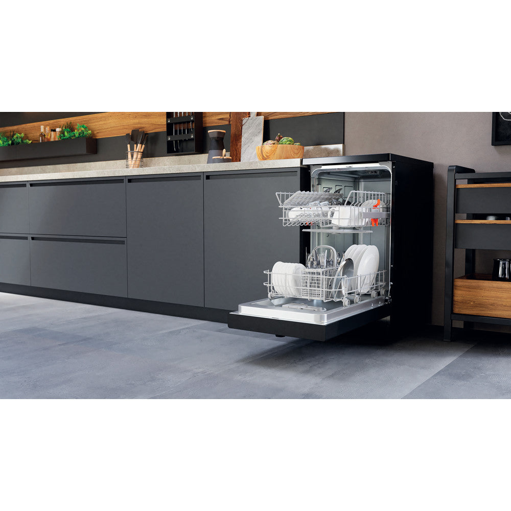 Hotpoint Slimline HF9E 1B19 B UK Freestanding Dishwasher - Black