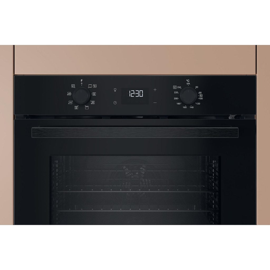 Hotpoint - HO475PBUK - 71L Single Oven - Black