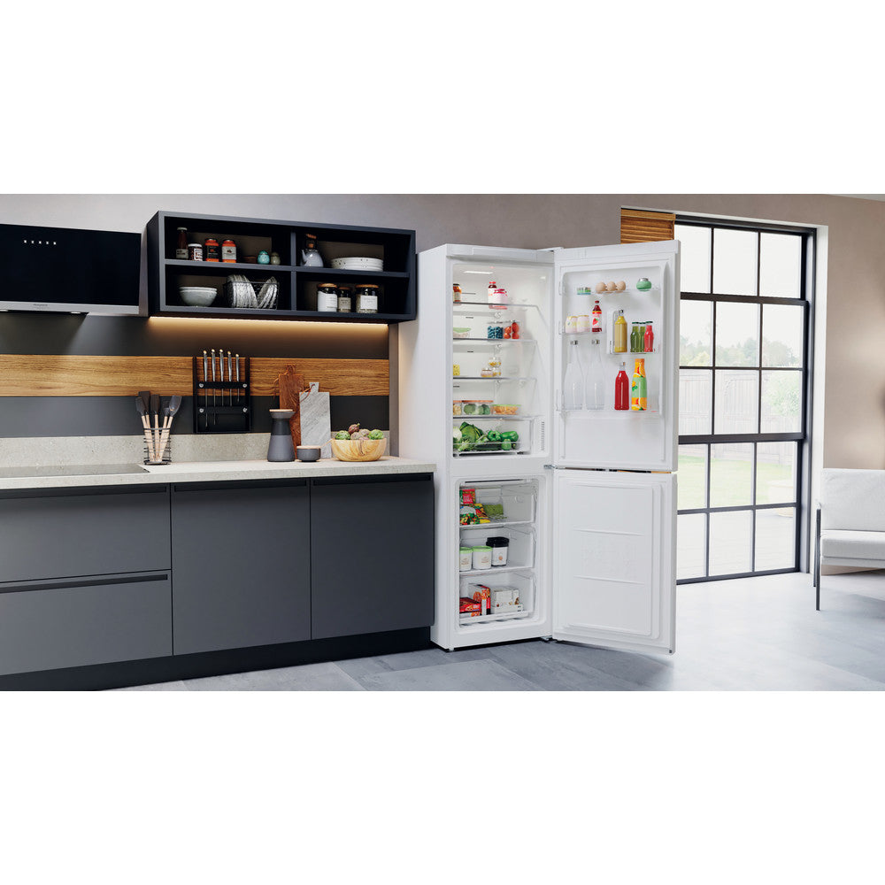Hotpoint H5X82OW 60cm FrostFree Fridge Freezer E Low Energy - White