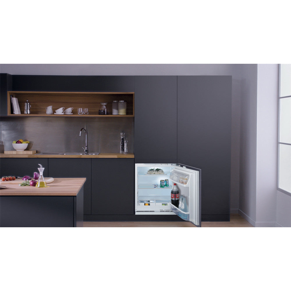 Hotpoint HBUL011 Built Under Larder Fridge