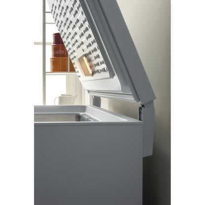 Hotpoint CS2A400HFMFA1141cm FrostAway Chest Freezer in White, 390 Litre
