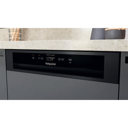 Hotpoint Aquarius HBC2B19UKN Black Semi-Integrated Dishwasher
