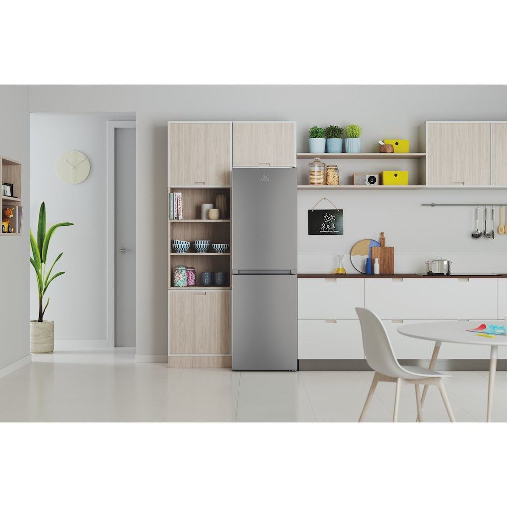 Indesit INFC850TI1S1 60cm Frost Free Fridge Freezer Silver 1.86m F Rated